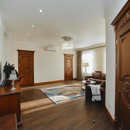 Apartment Centre 2 Bedroom Business *