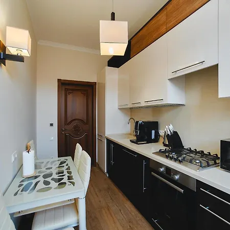 Centre 2 Bedroom Business Apartment *